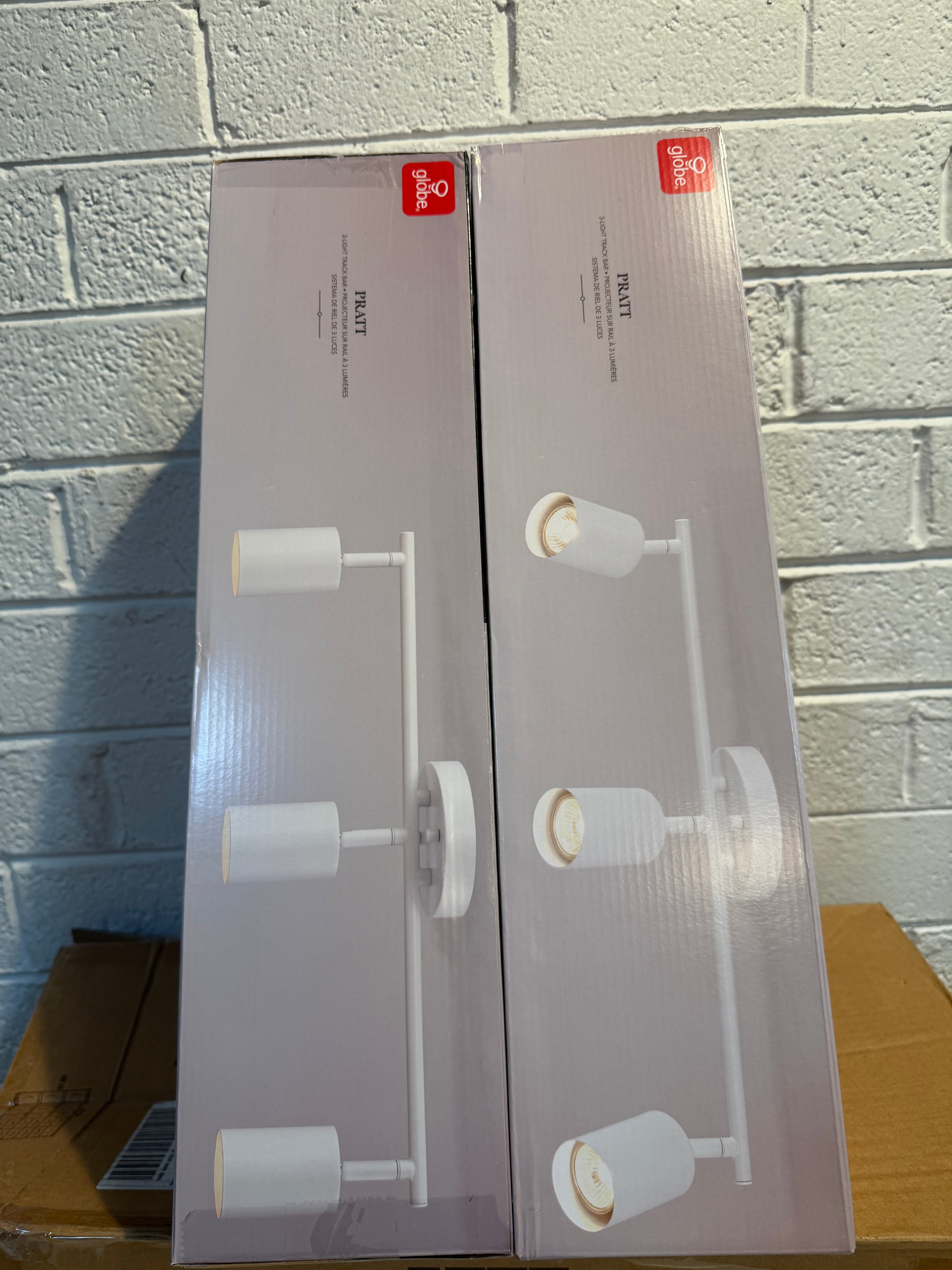 Pratt 2 ft. Matte White 3-Light Track Lighting Kit