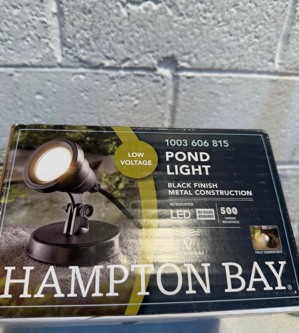 450 Lumen 1-Light Integrated LED Black Low Voltage Pond Light
