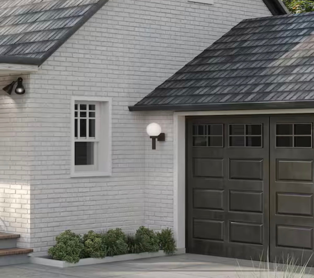 Shatter-Resistant Acrylic Shade Modern Outdoor Wall Lantern Light