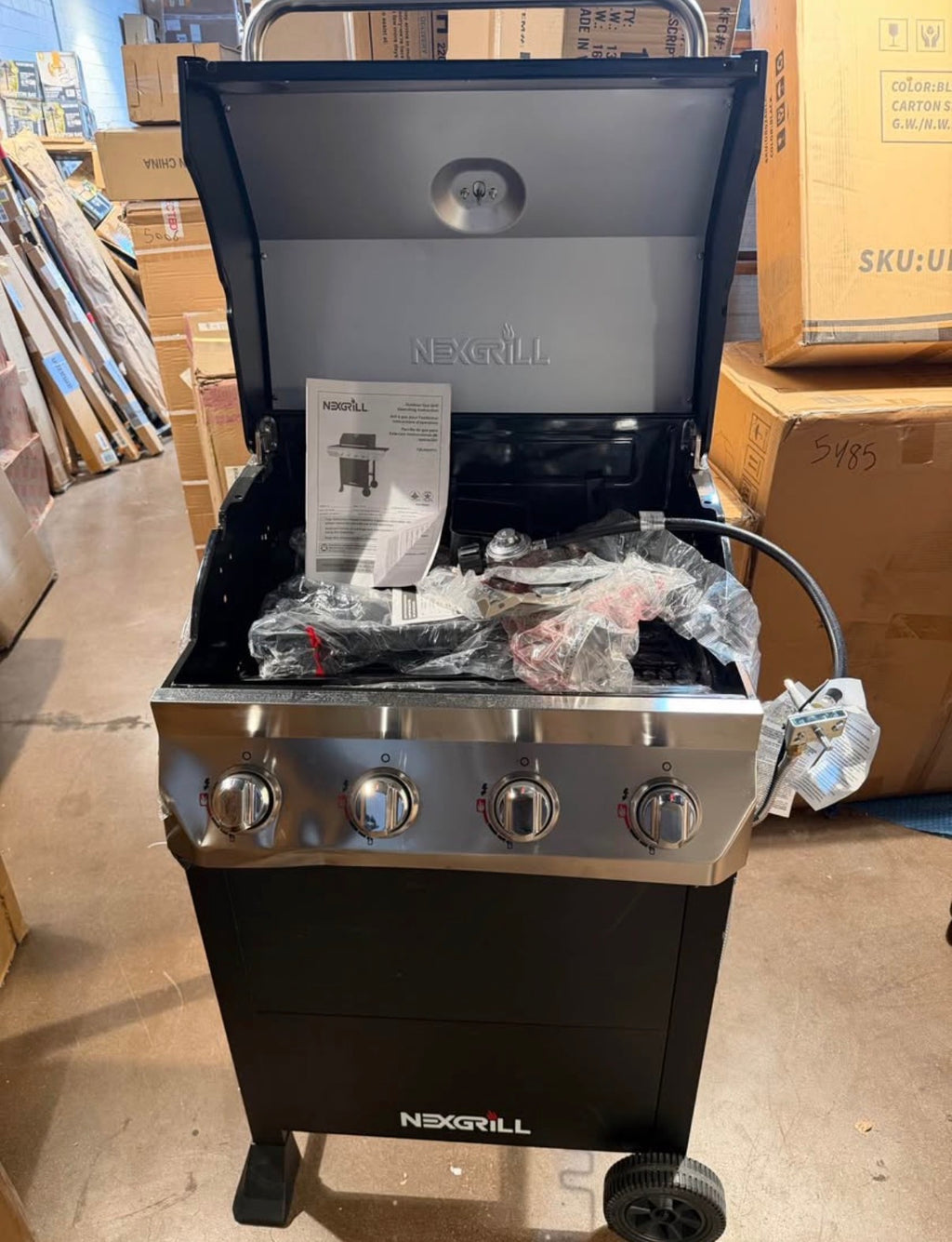4-Burner Gas Grill with Side Burner (missing side burner decorative face)