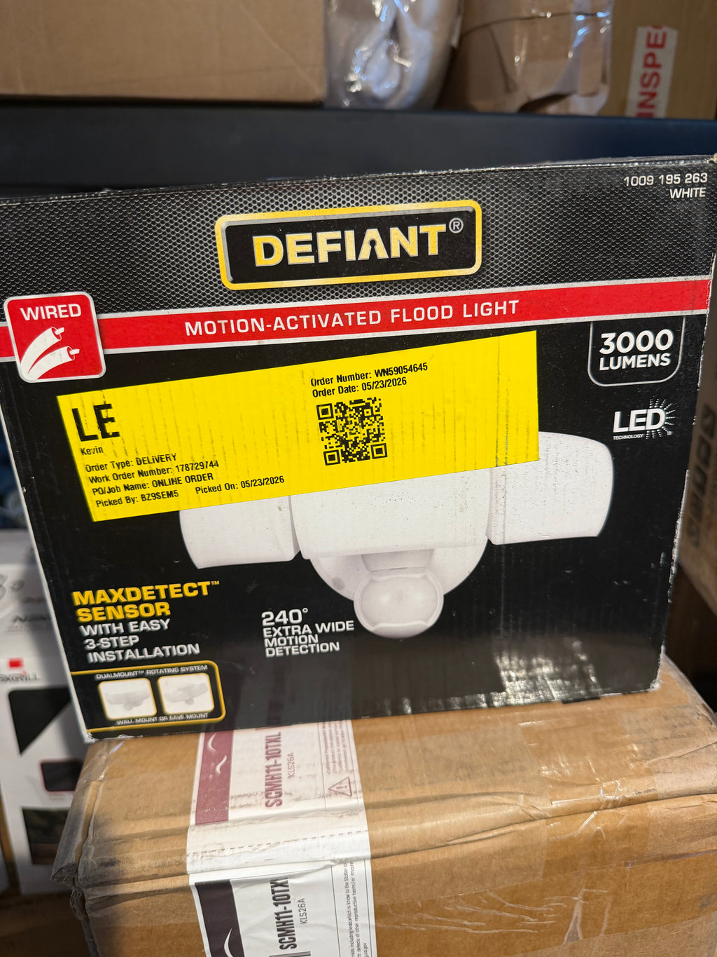 Defiant Motion-Activated LED Flood Light 3000 lumens