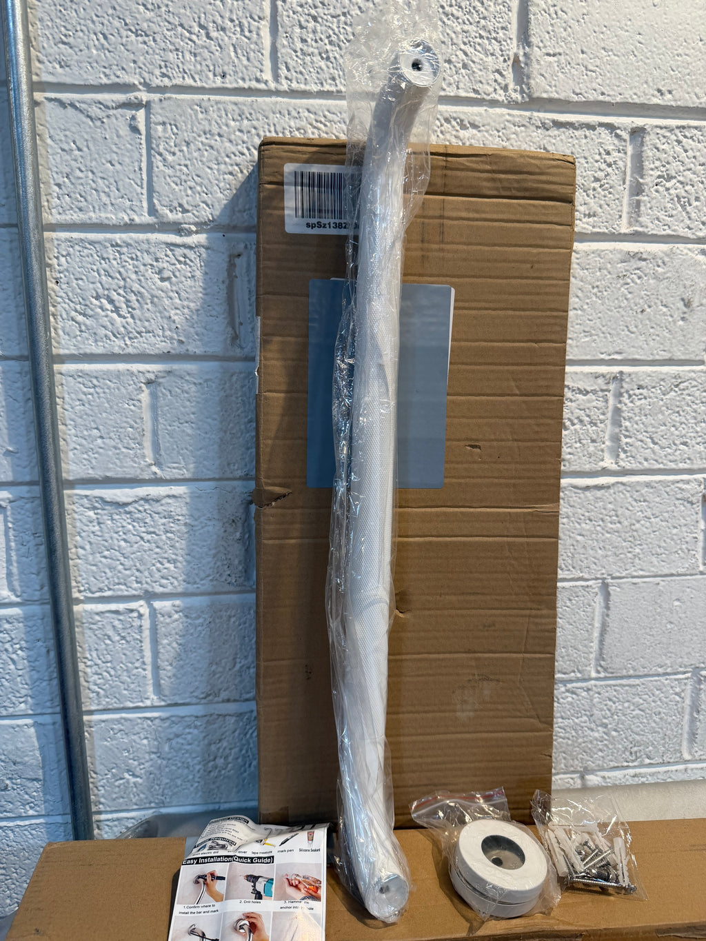 iMomwee White Grab Bar 24 Inch