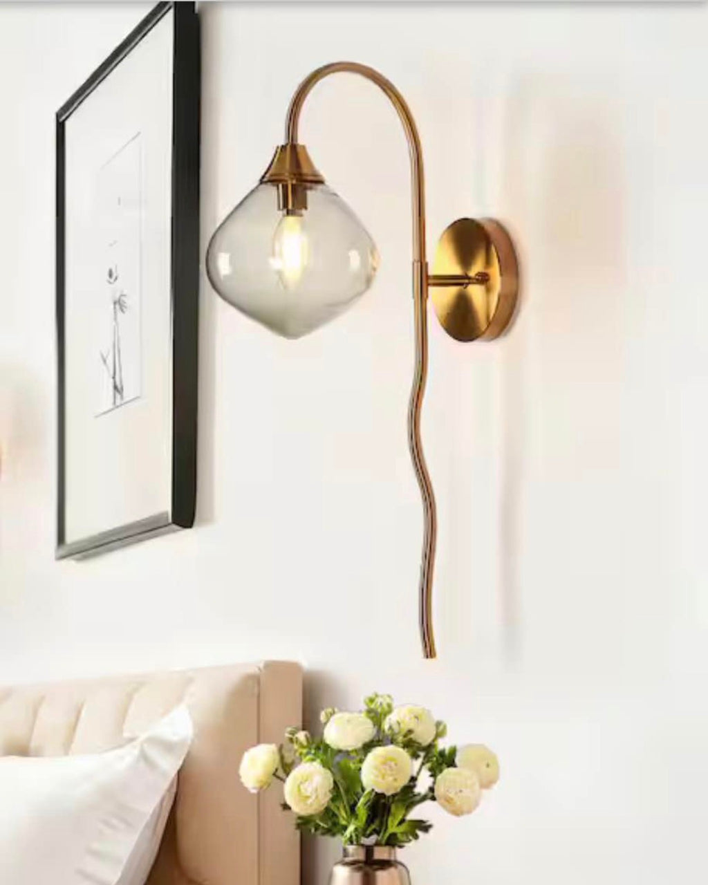 Modern 6 in. 1-Light Brass Wall Sconce