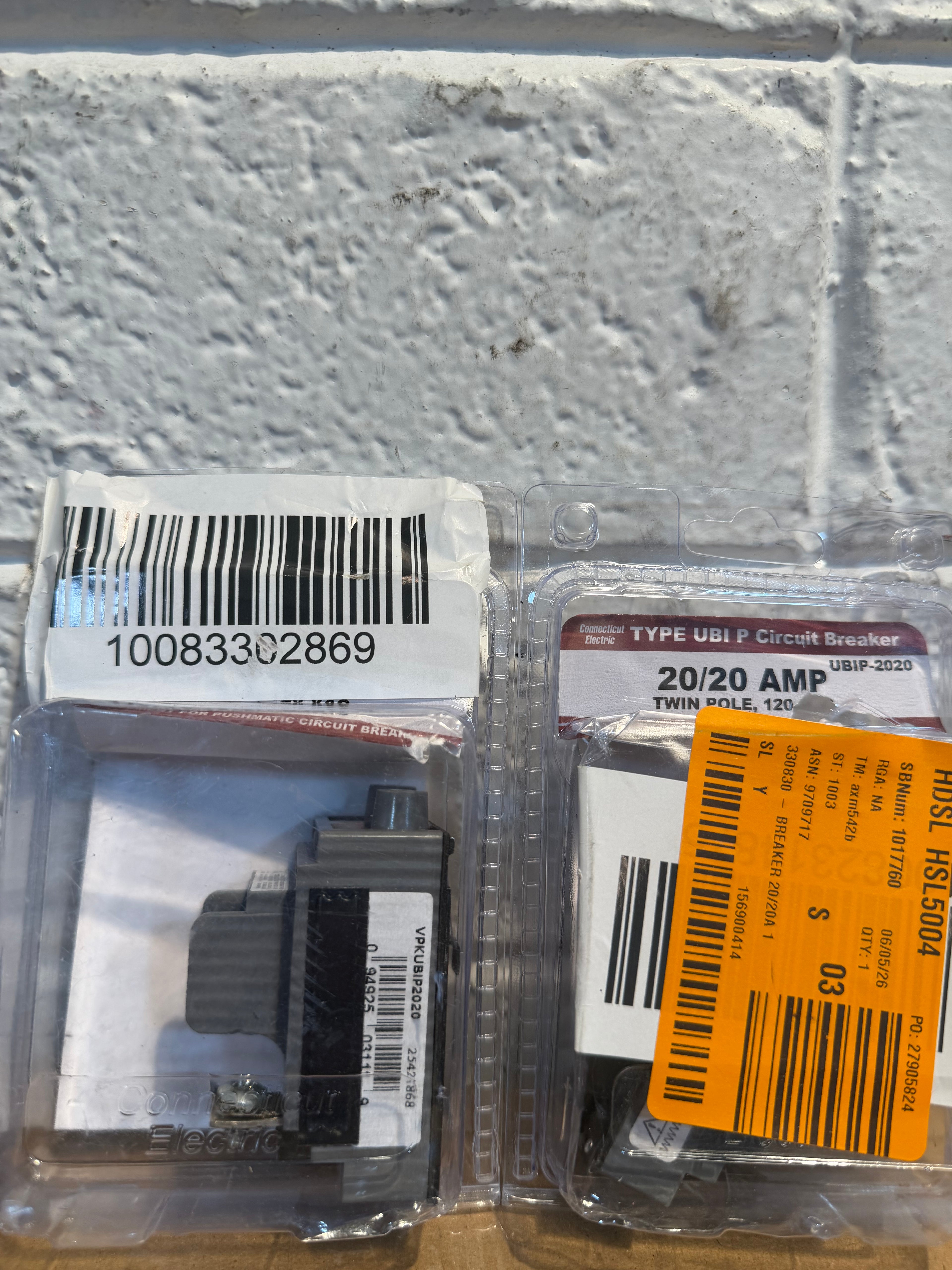 20/20 AMP twin pole type UBI P Breaker