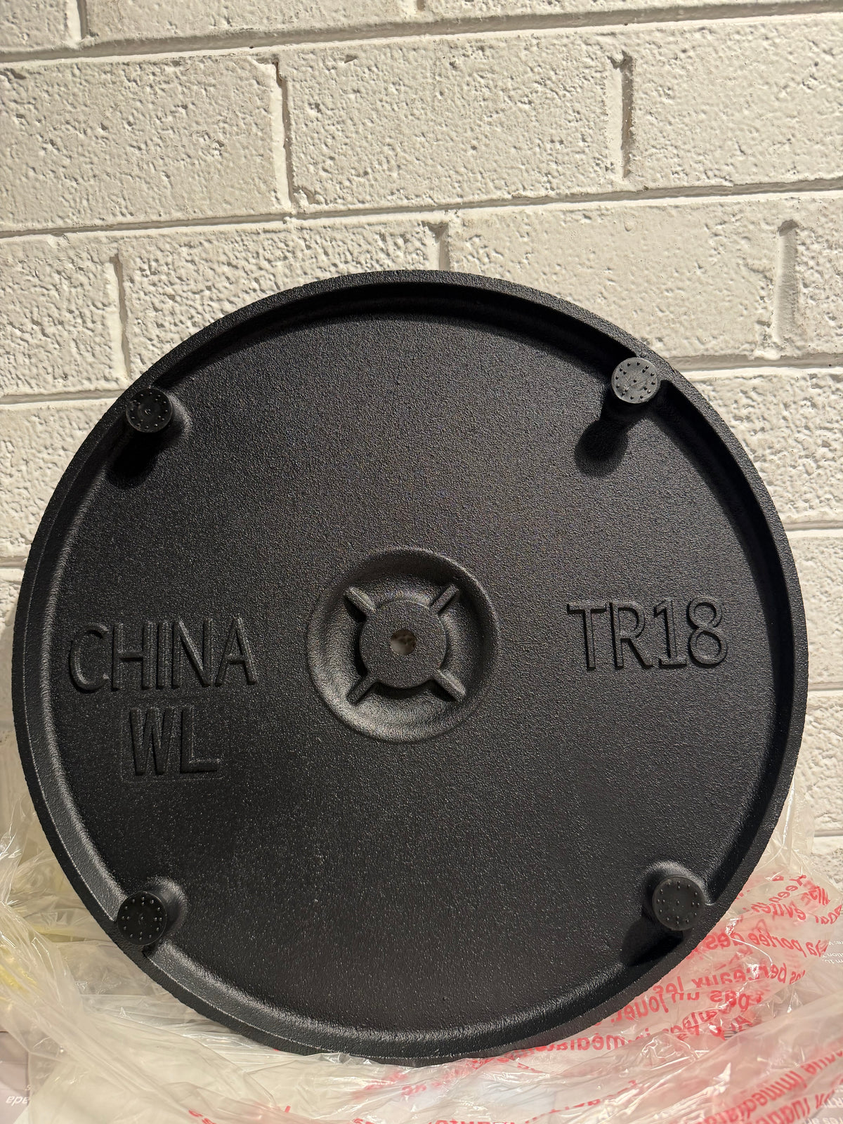 Commercial Table Round Cast Iron Base 18”