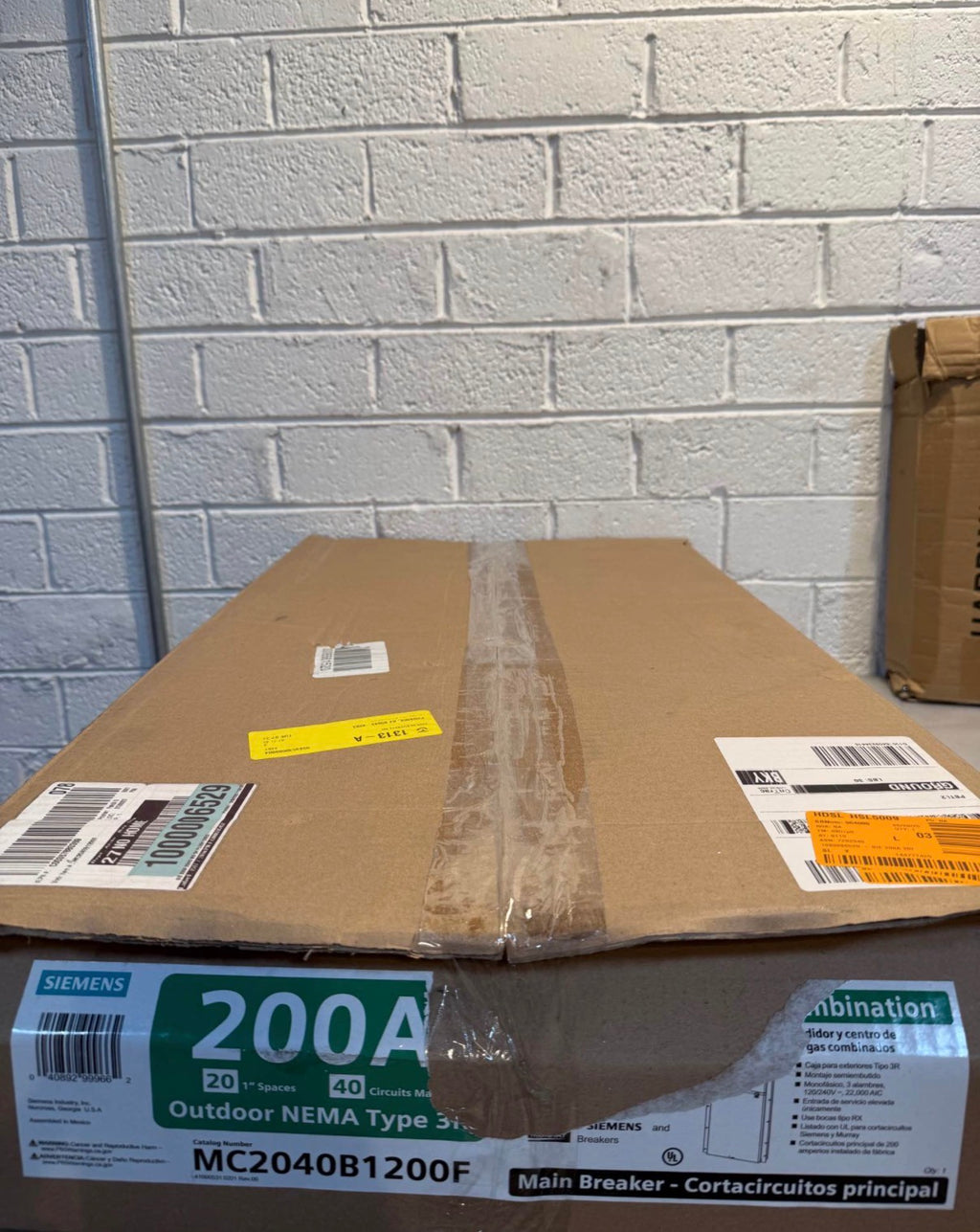 Siemens 200 Amp 20-Space 40-Circuit outdoor Load Center