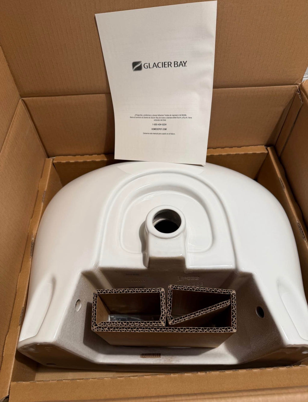 Pedestal Sink Basin in White