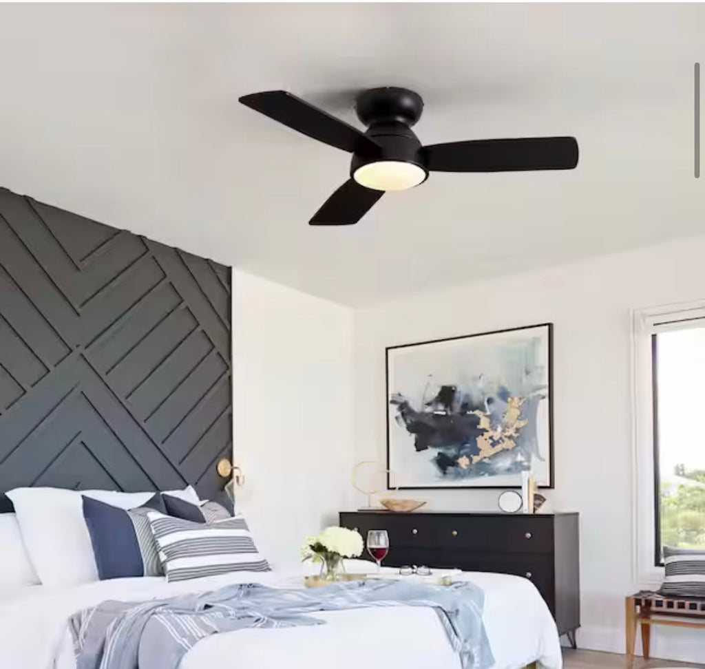 32 in. Integrated LED Smart Modern Flush Mount Ceiling Fan