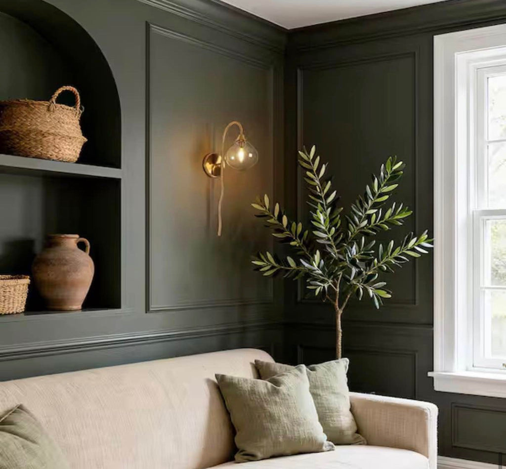 Modern 6 in. 1-Light Brass Wall Sconce