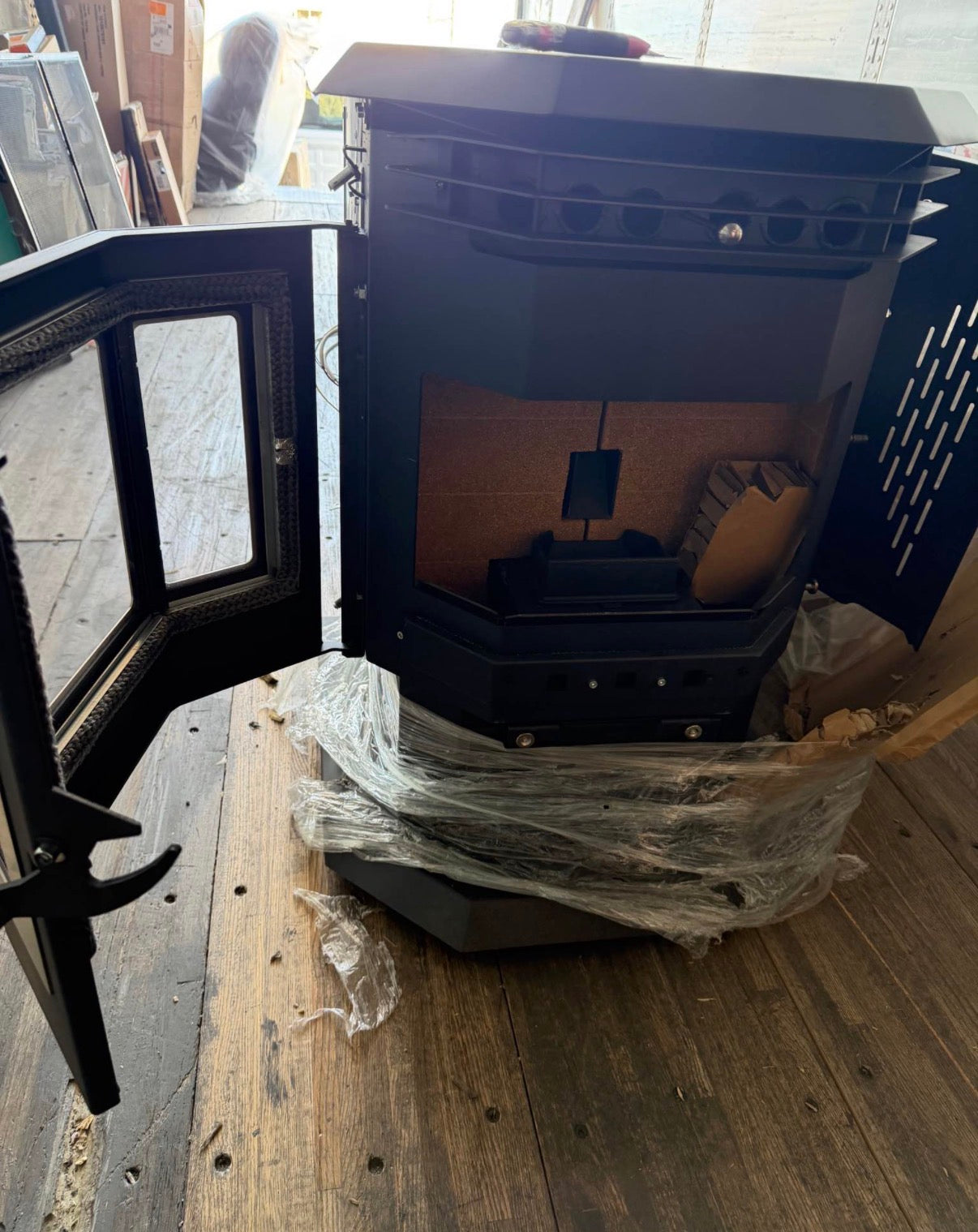 HP21-SS Pellet Stove 2,400 sq. ft (missing parts)