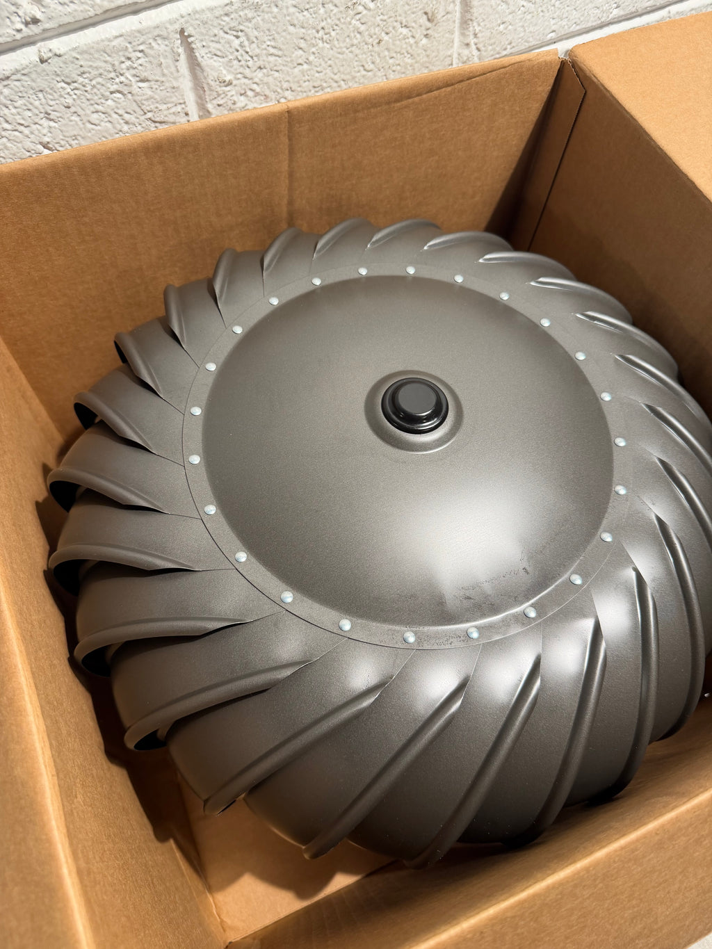 14 in. Aluminum Internally Braced Turbine Head in Weathered Wood