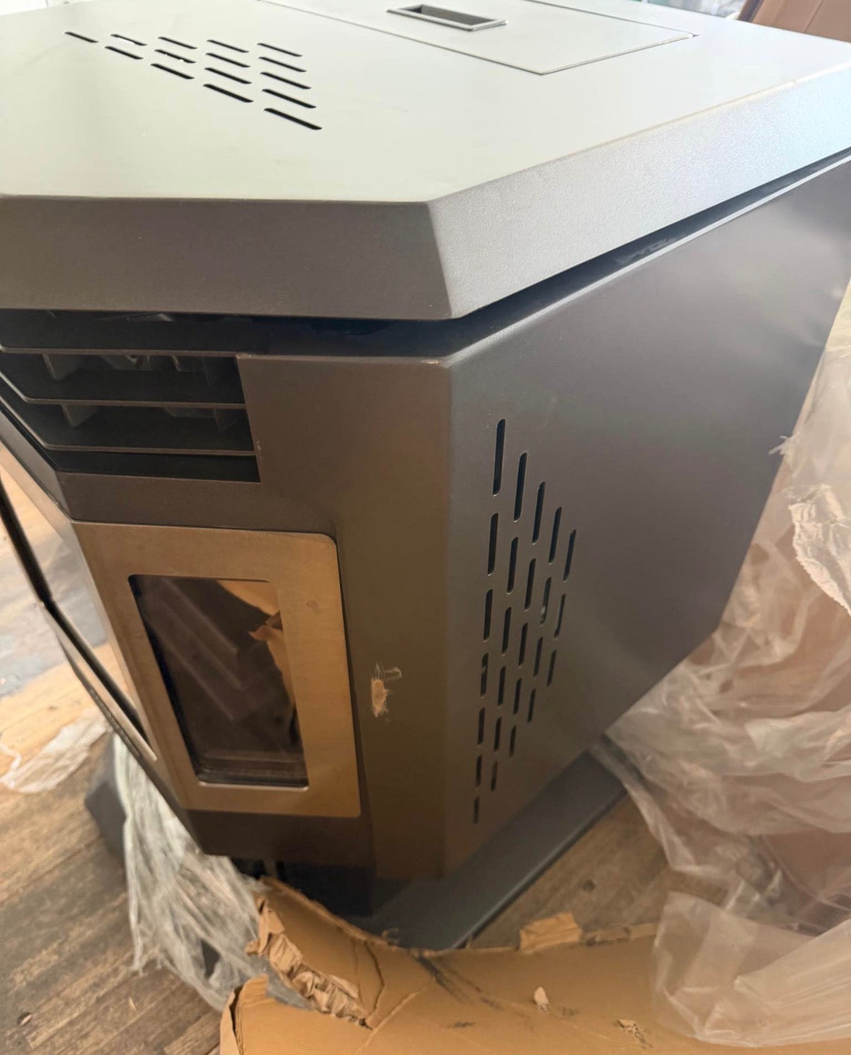 HP21-SS Pellet Stove 2,400 sq. ft (missing parts)