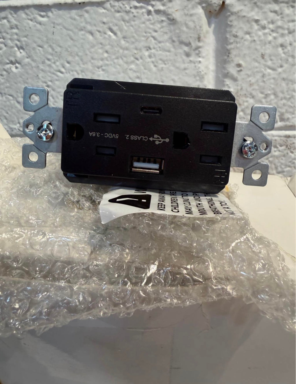 15 Amp Duplex Receptacle, USB Type A and C Outlet (3 pack)