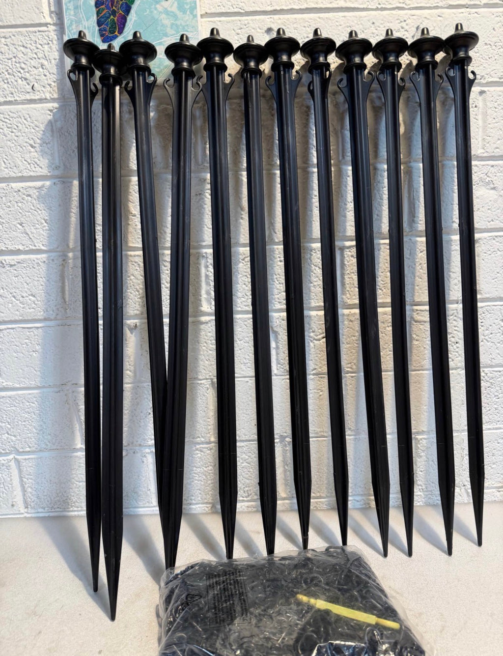 Black Colonial Poles and Chain Kit (12-Pack)