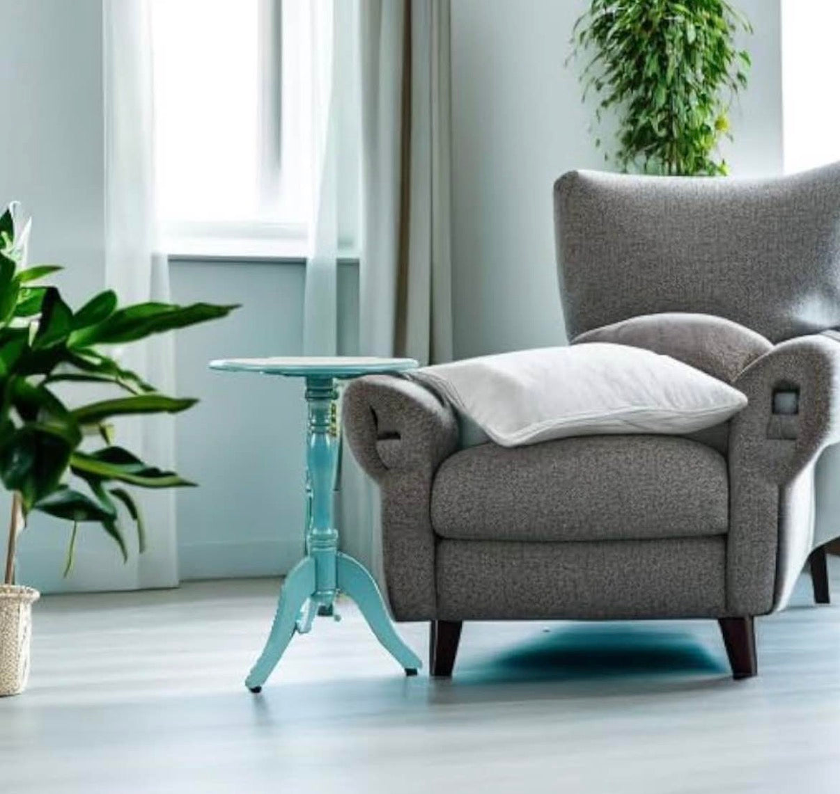 Round Pedestal Accent Side Table