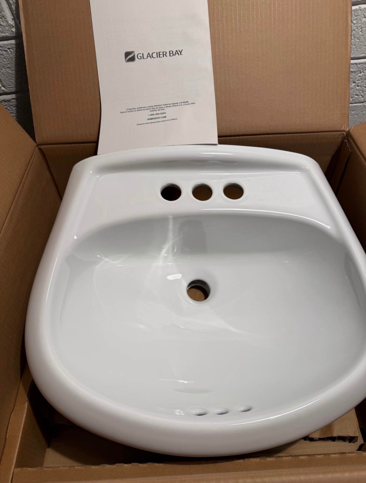 Pedestal Sink Basin in White
