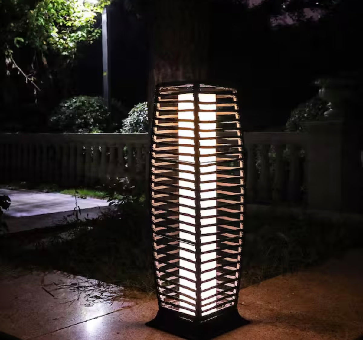 Solar LED Outdoor Floor Lamp with Rattan Texture